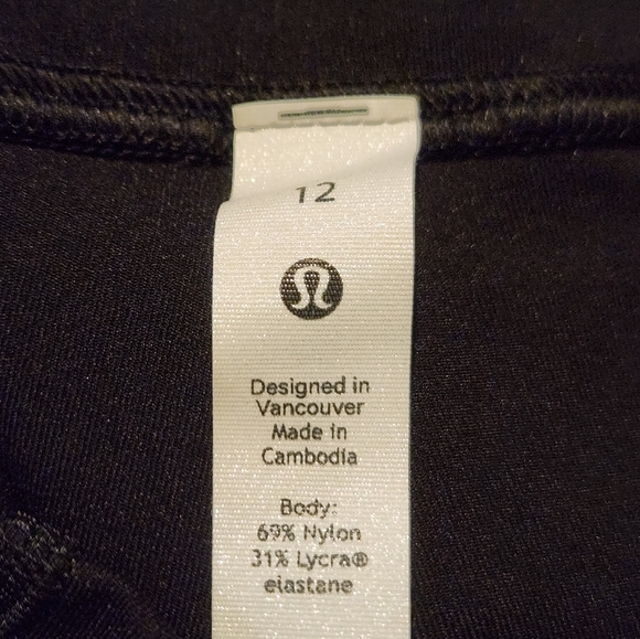 Lululemon Black Legging Capris. Sz 12. EUC - Picture 5 of 7